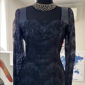 Elegant Lace Midi Dress Sweetheart Neckline Long Sleeve Sheer Satin Navy Blue M